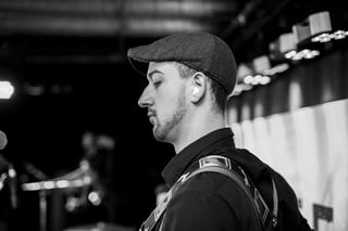 Profile with cap